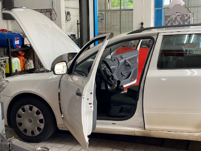 Jung Automobile Kfz Werkstatt