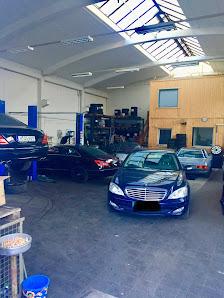Kfz Werkstatt. Auto Center Ledeburg