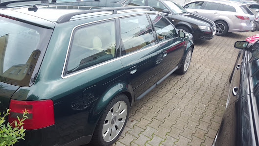 Sarah - Automobile
